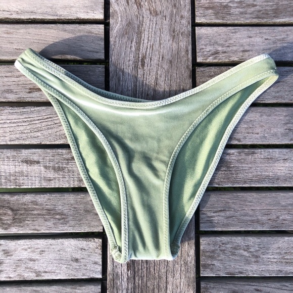 Triangl Velvet Bikini Size XXSmall⚡️SOLD - Picture 4 of 8